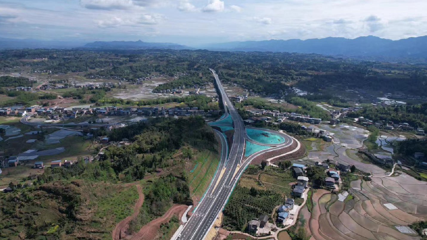 重庆梁平至四川开江高速公路（重庆段）正式建成通车_副本111.jpg